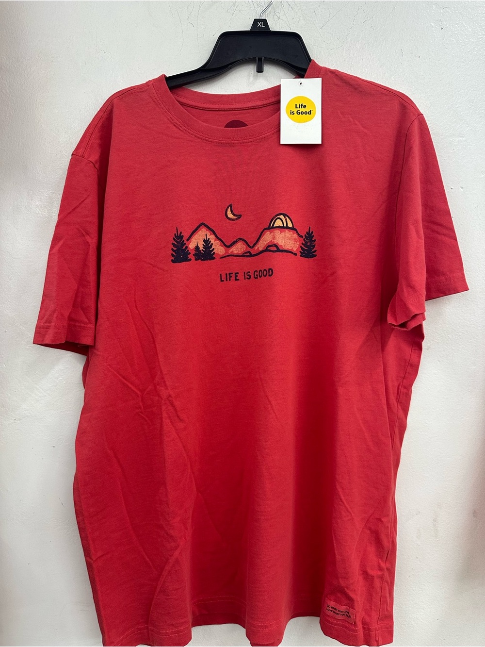 Life is Good moon mountain outdoor trees Men’s Red Graphic Tee new with tags LRG